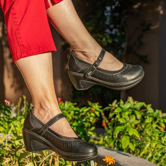 JBU by Jambu Carlton Mary-Jane Wedges - Picture 4 of 7